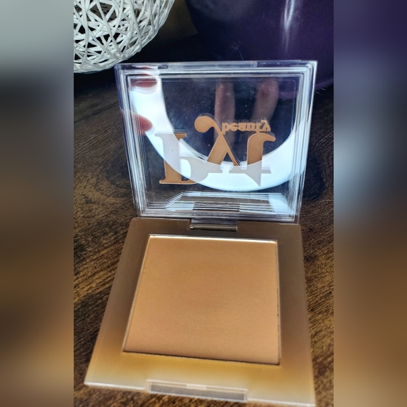 5/75$ PYT BEAUTYSet Me Up Setting Powder in Dark Warm - Picture 7 of 13